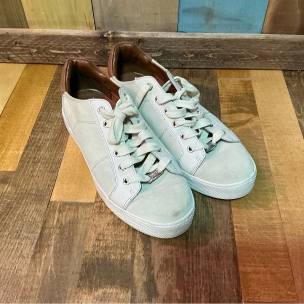 Coach Menโs Paddy Beige Suede Low Top Round Toe GUC